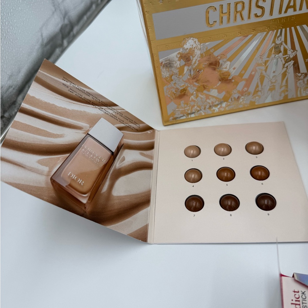 Dior Gold and Navy Holiday Makeup Set - Picture 3 of 10